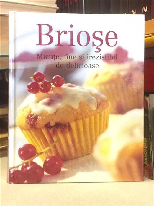 Briose micute, fine si irezistibil de delicioase