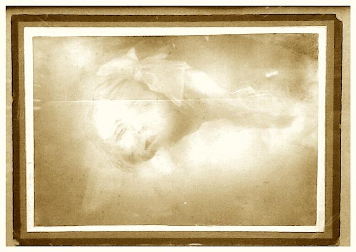 fotografie fetita decedata ,1919